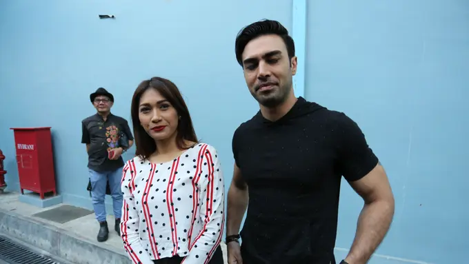 [Bintang] Tata Janeeta dan Mehdi Zati