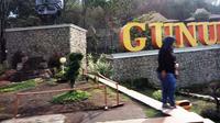 Kawasan wisata Bukit Bintang di Gunungkidul, Daerah Istimewa Yogyakarta dan landmark tulisan Gunungkidul, salah satu lokasi favorit warga merayakan malam pergantian tahun. (Liputan6.com/Fathi Mahmud)