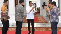 Presiden Jokowi menerima kunjungan Dewan Direksi  BPJS Ketenagakerjaan, pada Jumat (07/10/2022), di Istana Merdeka, Jakarta. (Foto: BPMI Setpres/Rusman)