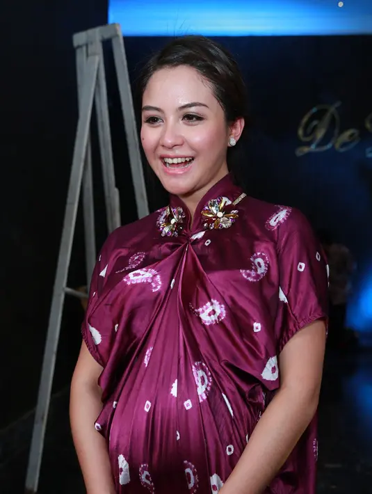 Wajah Revalina yang dulu kerap 'nampang' di berbagai program acara televisi, kini sudah tak lagi terlihat. (Deki Prayoga/Bintang.com)