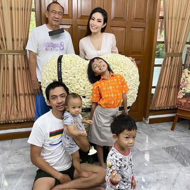 Kisah Ayu Dewi Nembak Regi Datau Lebih Dulu News Entertainment Fimela Com