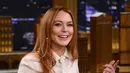 Lindsay Lohan aktris hollywood yang dipenuhi oleh kabar yang kontroversial dengan berbagai skandal ulah yang telah dibuat olehnya. Namun, beberapa hari yang lalu ia membuat netizen geger ketika melihat dirinya membawa kitab suci Alquran. (AFP/Bintang.com)