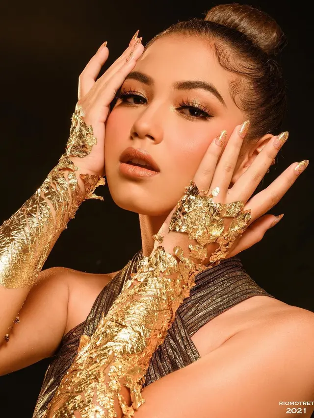 6 Pemotretan Saskia Chadwick dalam Berbagai Tema yang Paling Curi Perhatian