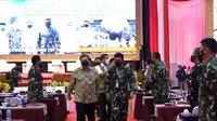 Airlangga Apresiasi Dukungan TNI Menyukseskan PPKM Mikro