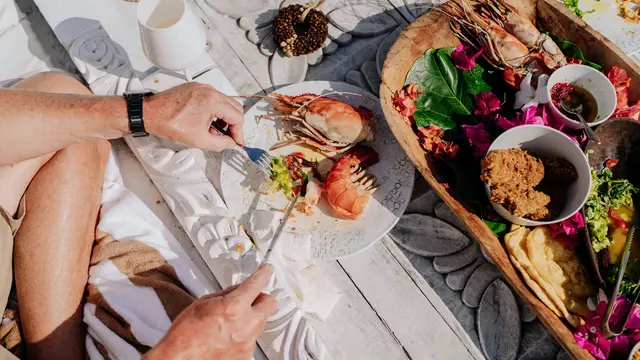 3. Jaga Pola Tidur dan Pola Makan