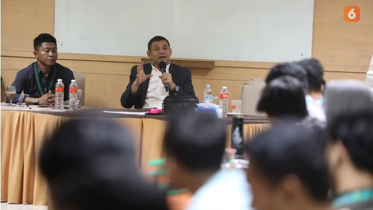 Fahri Bachmid saat menjadi pembicara di LK III HMI Sulsel (Liputan6.com/Fauzan)