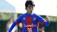 Pemain Jepang Ini Jadi Rebutan Barcelona dan Real Madrid