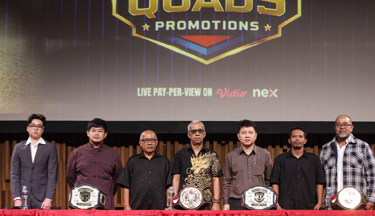 Event ini didukung oleh NEX sebagai main title dan akan ditayangkan secara live oleh NEX di channel Nex PPV dan Vidio, sehingga dapat menjangkau audiens yang lebih luas di seluruh Indonesia. Tampak dalam foto, Head of Sports Business Emtek Group sekaligus CEO Nex, Hendy Lim (kelima kiri) bersama Ketua Umum Interdisciplinary Combat Council (ICC), Suwardi (keenam kiri) berfoto bersama usai memberi keterangan terkait NEX Road to Champion di SCTV Tower, Jakarta, Selasa (7/4/2026). (Bola.com/Abdul Aziz)