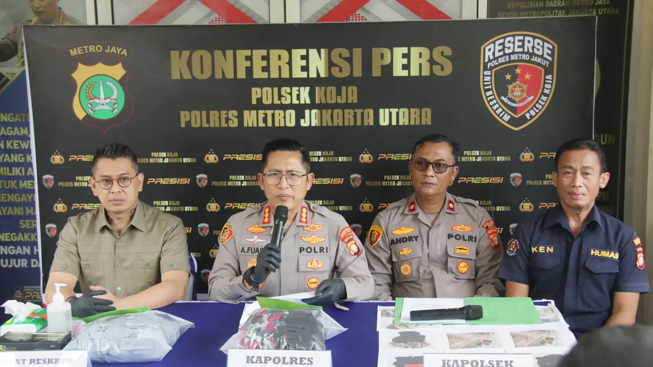Konferensi Pers Polsek Koja Polres Metro Jakarta Utara soal Pengungkapan Kasus Pengguguran Kandungan Dua Sejoli di Sunter, Jakarta Utara.