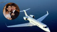 Katie Holmes merupakan mempelai wanita yang beruntung mendapatkan kado pesawat Jet pribadi Gulstream Jet dari sang suami kala itu, Tom Cruise. Jet mewah itu seharga 196 miliar rupiah (Istimewa)