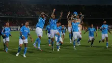Skuad Napoli merayakan kemenangan atas Lecce di ajang Liga Italia. (CARLO HERMANN / AFP)