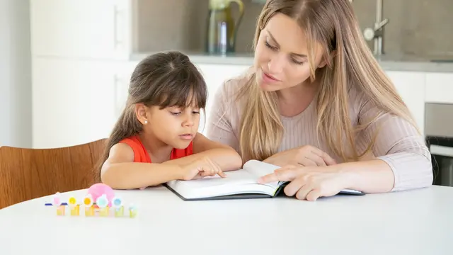 Anak anak Melihat Orangtua sebagai Contoh untuk Belajar Sabar