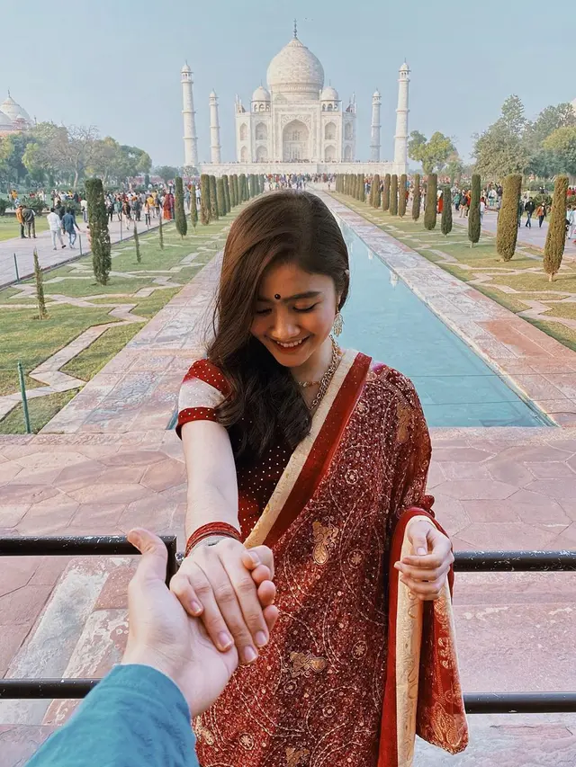 Gaya Febby Rastanty Kenakan Pakaian India (sumber: instagram/febbyrastanty)