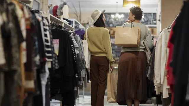 Ingin Membuka Bisnis Thrift Shop? Pelajari Dulu Plus Minusnya! (Foto dok : Freepik/freepik)