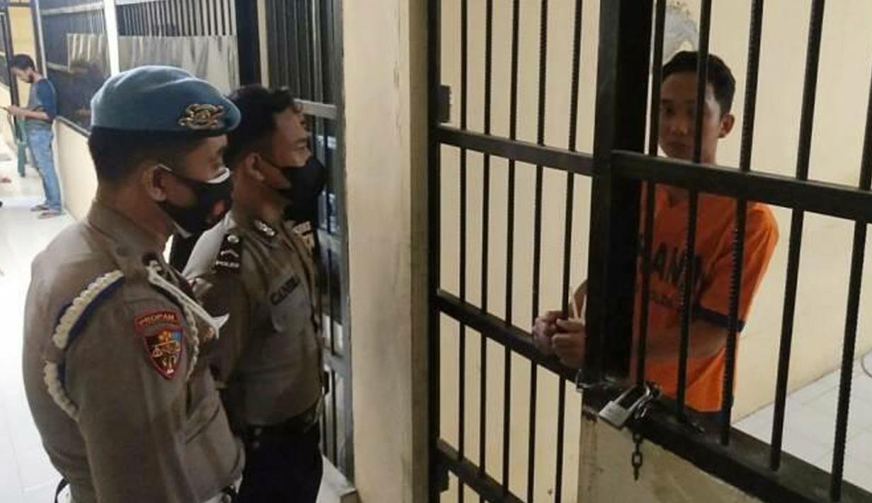 FOTO: Polda Jatim Tahan Bripda Randy