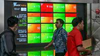 Indeks Harga Saham Gabungan (IHSG) Indonesia menguat hampir lima persen lebih tinggi pada pembukaan 10 April 2025. (BAY ISMOYO/AFP)