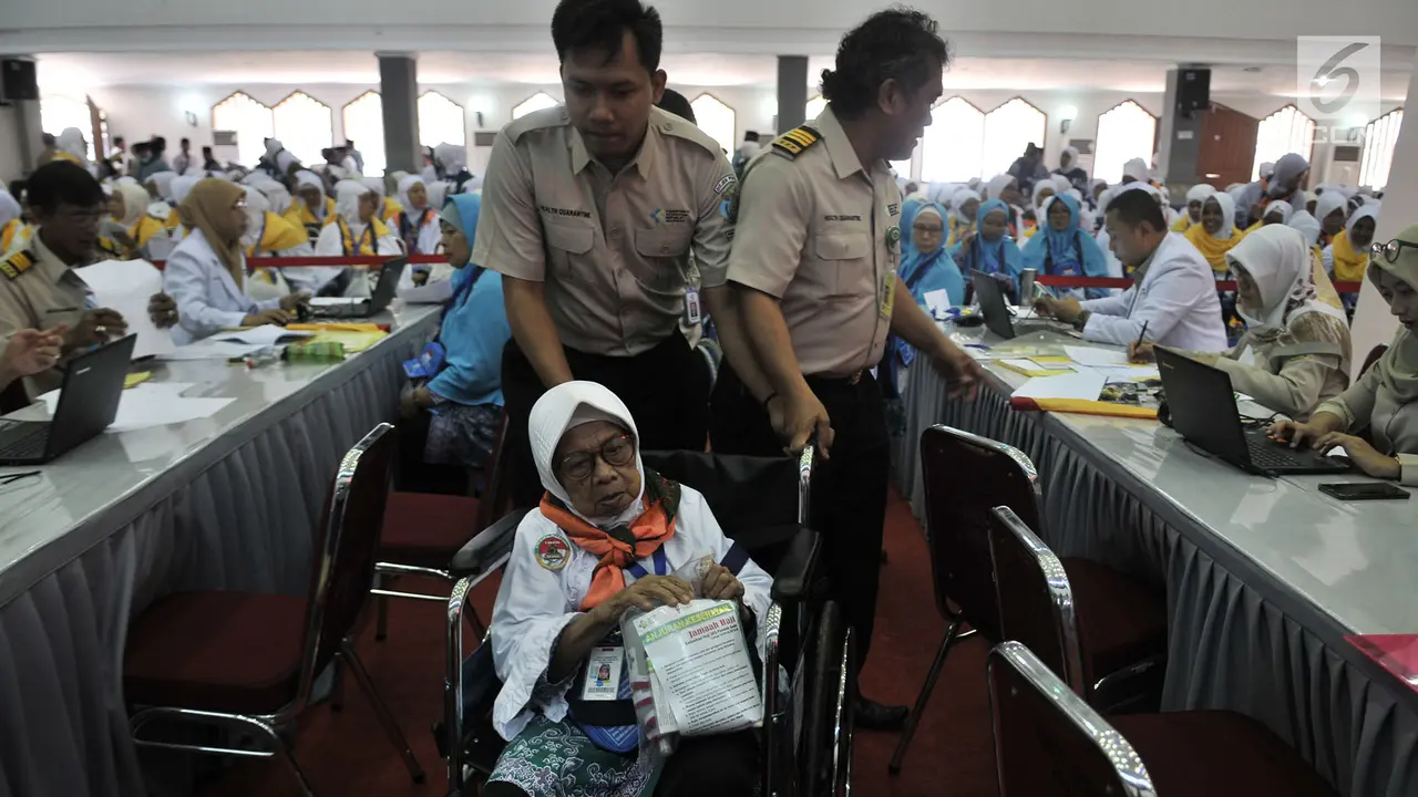 Calon Jemaah Haji Kloter 1 Mulai Padati Asrama Pondok Gede
