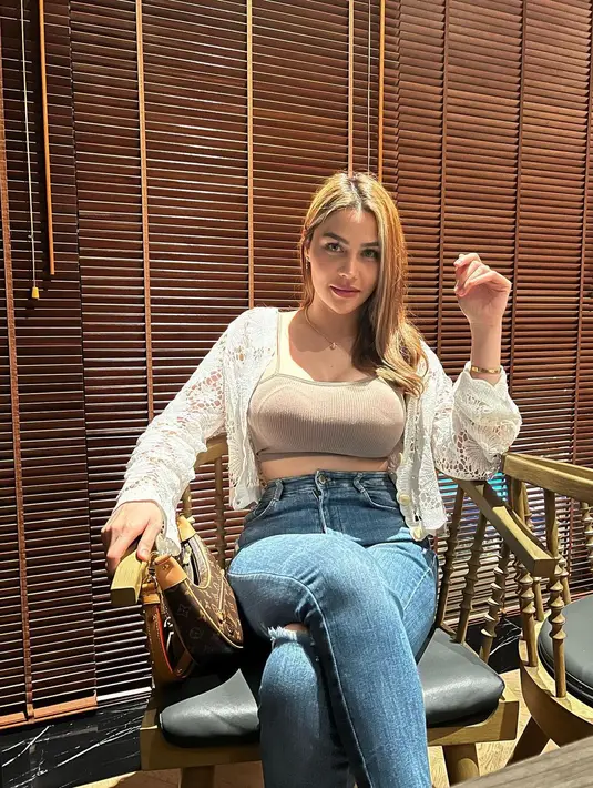 DJ Katty Butterfly beberapa waktu lalu juga disebut telah melakukan operasi plastik demi mengubah bentuk hidungnya. (FOTO: instagram.com/dj_kattybutterfly36/)