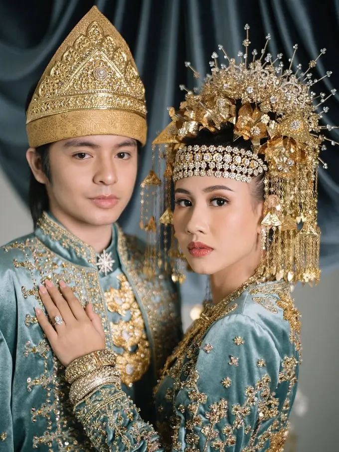 Kembali Pamer Momen Romantis,  Potret Prewedding Angga Yunanda & Shenina Cinnamon dalam Balutan Adat Palembang yang Magis