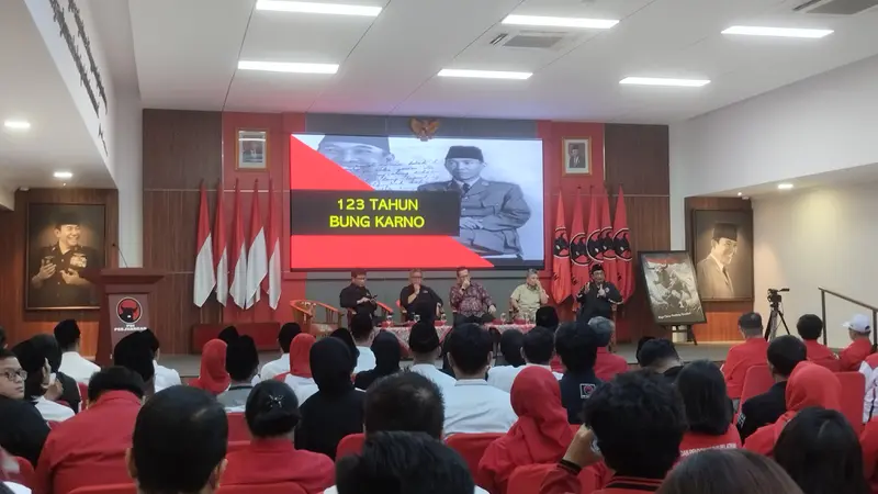 PDI Perjuangan (PDIP) memperingati hari lahir Bung Karno di Sekolah Partai PDIP, Lenteng Agung, Jakarta Selatan, Kamis (6/6/2024).