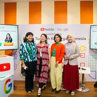 Dengan bimbingan yang tepat, anak dapat belajar untuk menjelajahi berbagai informasi secara aman, berpikir kritis terhadap konten yang mereka konsumsi, serta menggunakan teknologi secara lebih bertanggung jawab. (Foto/dok: Google Indonesia)