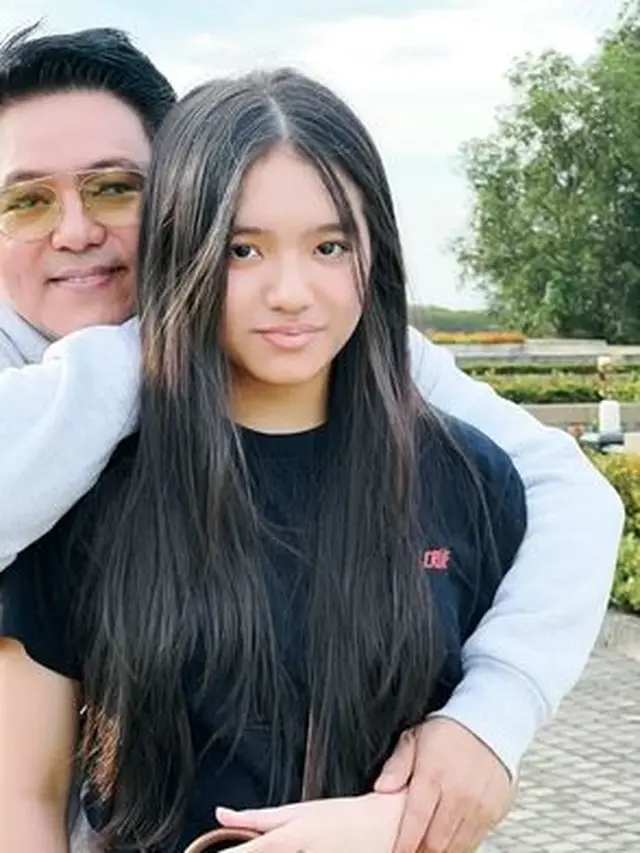 6 Potret Lovely Putri Sulung Angel Karamoy yang Beranjak Remaja, Pesonanya Curi Perhatian