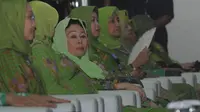 Acara Rakernas Muslimat NU itu juga dihadiri Sinta Nuriyah Wahid, istri Presiden RI ke-4 Abdurrahman Wahid (Gus Dur), Jakarta, Rabu (28/5/14). (Liputan6.com/Herman Zakharia)