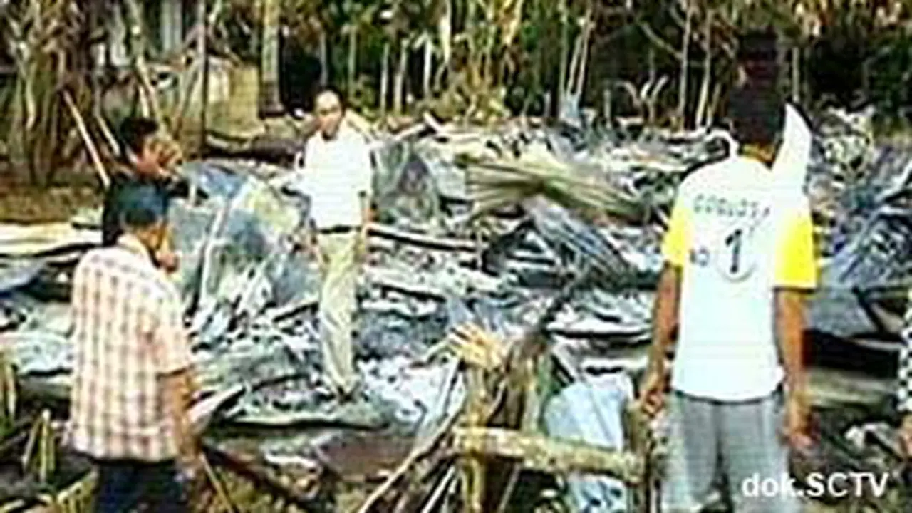 100516dbakar-santet.jpg