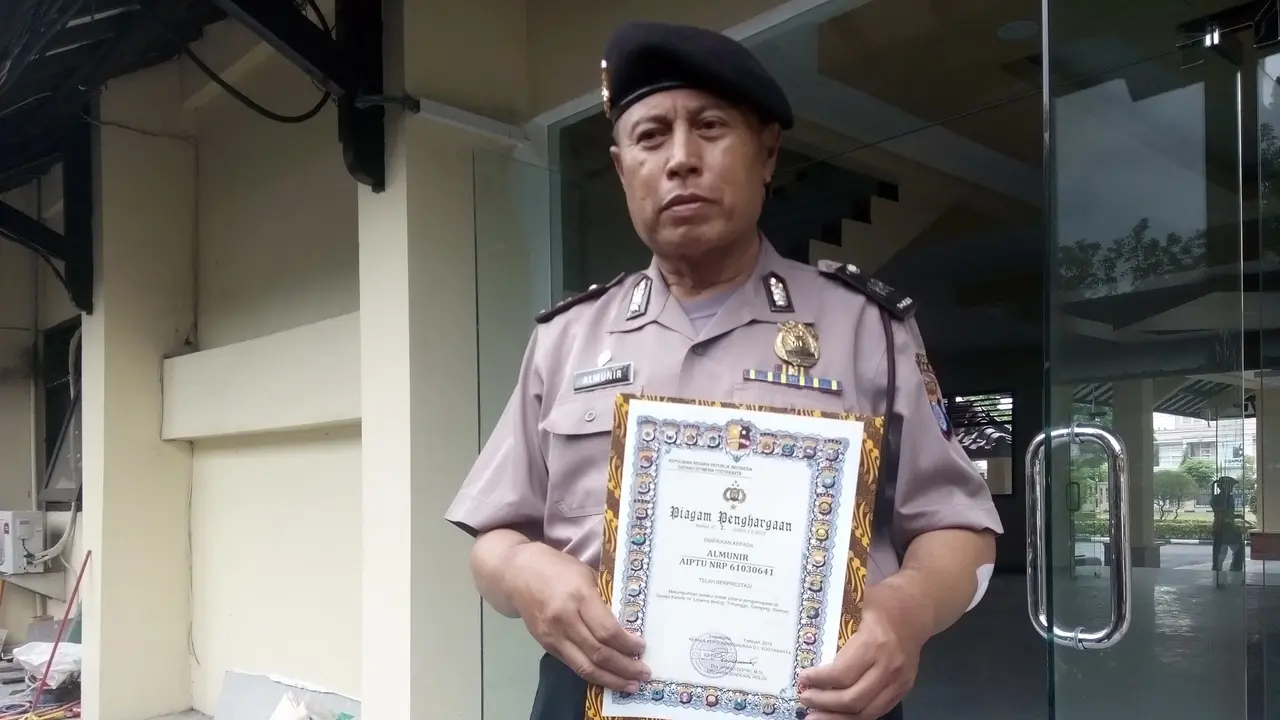 Hadiah Spesial bagi Polisi Penembak Penyerang Gereja Santa Lidwina