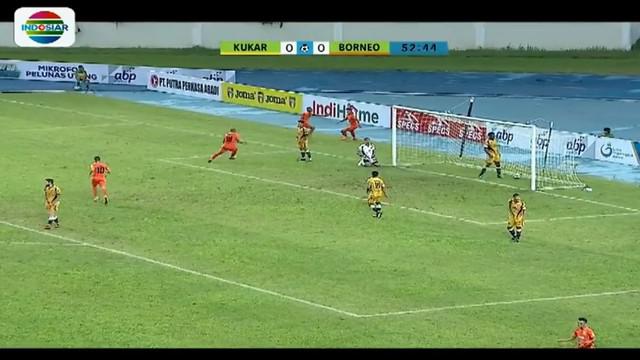 Memanfaatkan umpan silang Ambrizal Umanailo, Lerby Eliandry berhasil membobobol gawang Mitra Kukar.