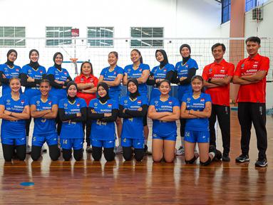 Setelah Timnas Bola Voli Putra Indonesia sukses merebut double juara pada kategori putra SEA V League 2023 yang digelar sebanyak dua putaran di Indonesia dan Filipina, kini giliran Timnas Bola Voli Putri Indonesia yang akan beraksi. SEA V League 2023 kategori putri juga akan digelar dalam dua putaran di mana Vietnam dan Thailand akan menjadi tuan rumah. Putaran pertama akan digelar di Hanoi, Vietnam pada 4-6 Agustus 2023. Indonesia akan diwakili oleh tim putri BJB Tandamata ditambah dengan beberapa pemain terbaik hasil Proliga 2023 yang sebelumnya telah beraksi di AVC Challenge Cup 2023. Dari 21 pemain yang dipanggil, kini tersisa 16 pemain yang kembali akan diciutkan menjadi 14 pemain yang akan didaftarkan sebagai skuad akhir. (BJB Tandamata)