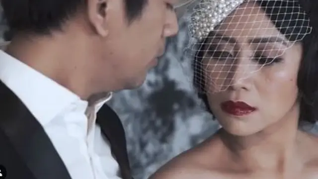 8 Tahun Menikah, Ini 6 Pemotretan Anniversary Rian D'Masiv dan Istri Bak Pengantin
