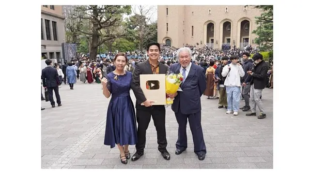 7 Momen Wisuda Jerome Polin, Resmi Lulus dari Waseda University