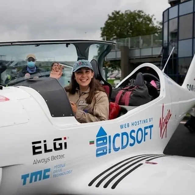 Pilot perempuan termuda Zara Rutherford