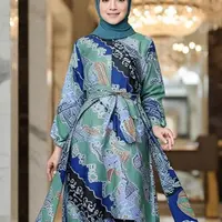 Ilustrasi Baju Batik Syar'i (Sumber Gambar: Meta AI)