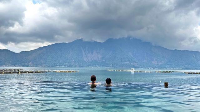 Keluarga aktor Lee Beom Soo menikmati liburan akhir pekan di Kintamani