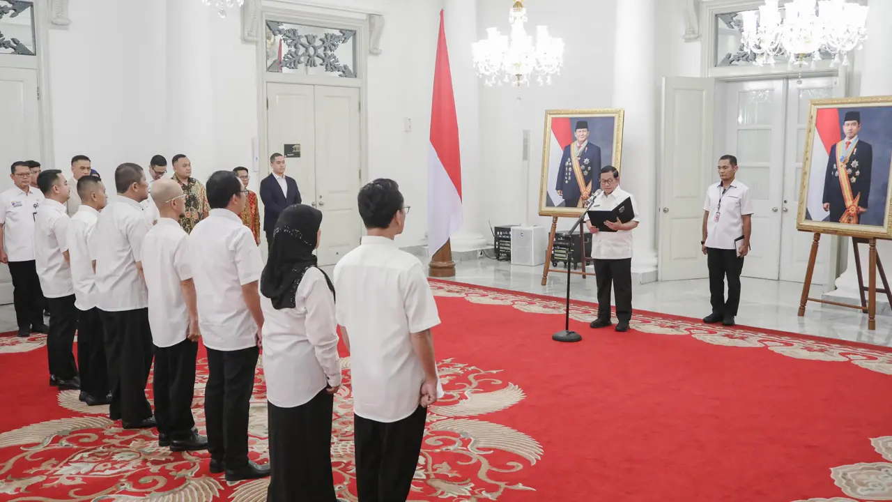 Gubernur DKI Jakarta, Pramono Anung, melantik tujuh anggota Komisi Penyiaran Indonesia Daerah (KPID) Provinsi DKI Jakarta periode 2025–2028 di Balai Kota Jakarta, Rabu (17/12/2025) (Istimewa)
