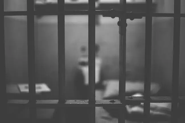Ilustrasi penjara. (Sumber Pixabay/AlexVan)