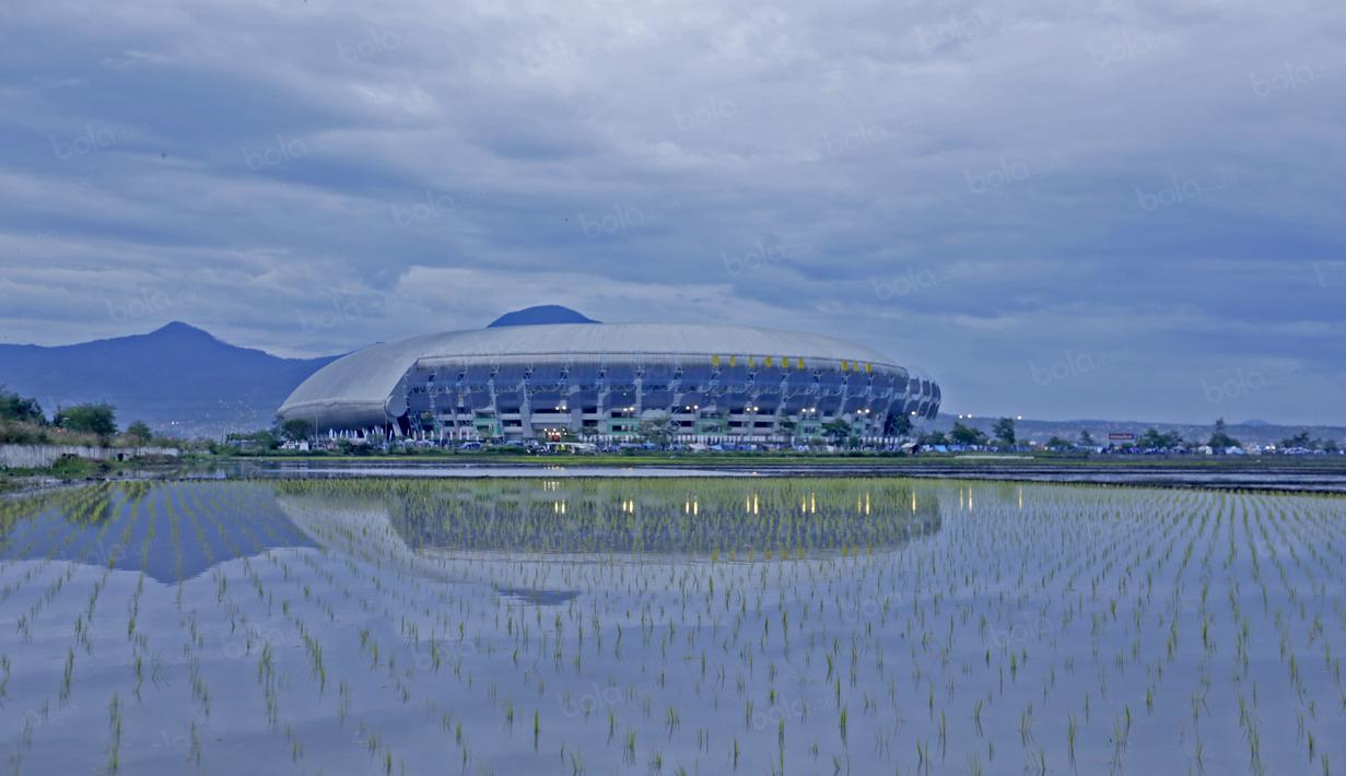 Stadion Gelora Bandung Lautan Api adalah sebuah stadion olahraga yang berada di Desa Rancanumpang, Kecamatan Gedebage, Kota Bandung, Jawa Barat. (Bola.com/Nicklas Hanoatubun)