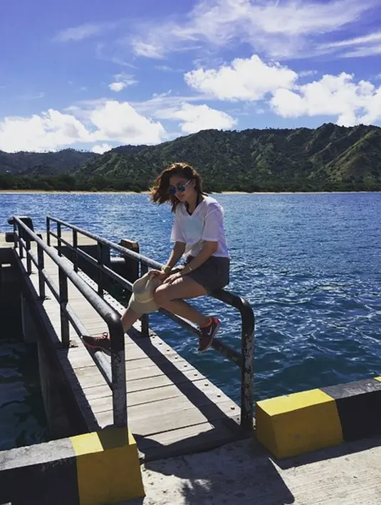 Satu hal yang dicari Luna Maya di pulau Komodo, kedamaian (via Instagram/Luna Maya)