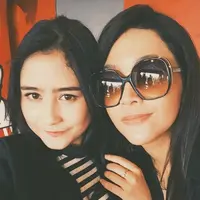 Prilly Latuconsina dan Maia Estianty (Instagram/@prillylatuconsina96)