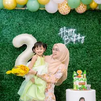Ria Ricis rayakan ulang tahun Moana di sekolah. [Foto: Instagram/riaricis1795]
