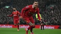 Pada menit ke-20, Darwin Nunez membuka keunggulan Liverpool atas Aston Villa. (Paul ELLIS/AFP)
