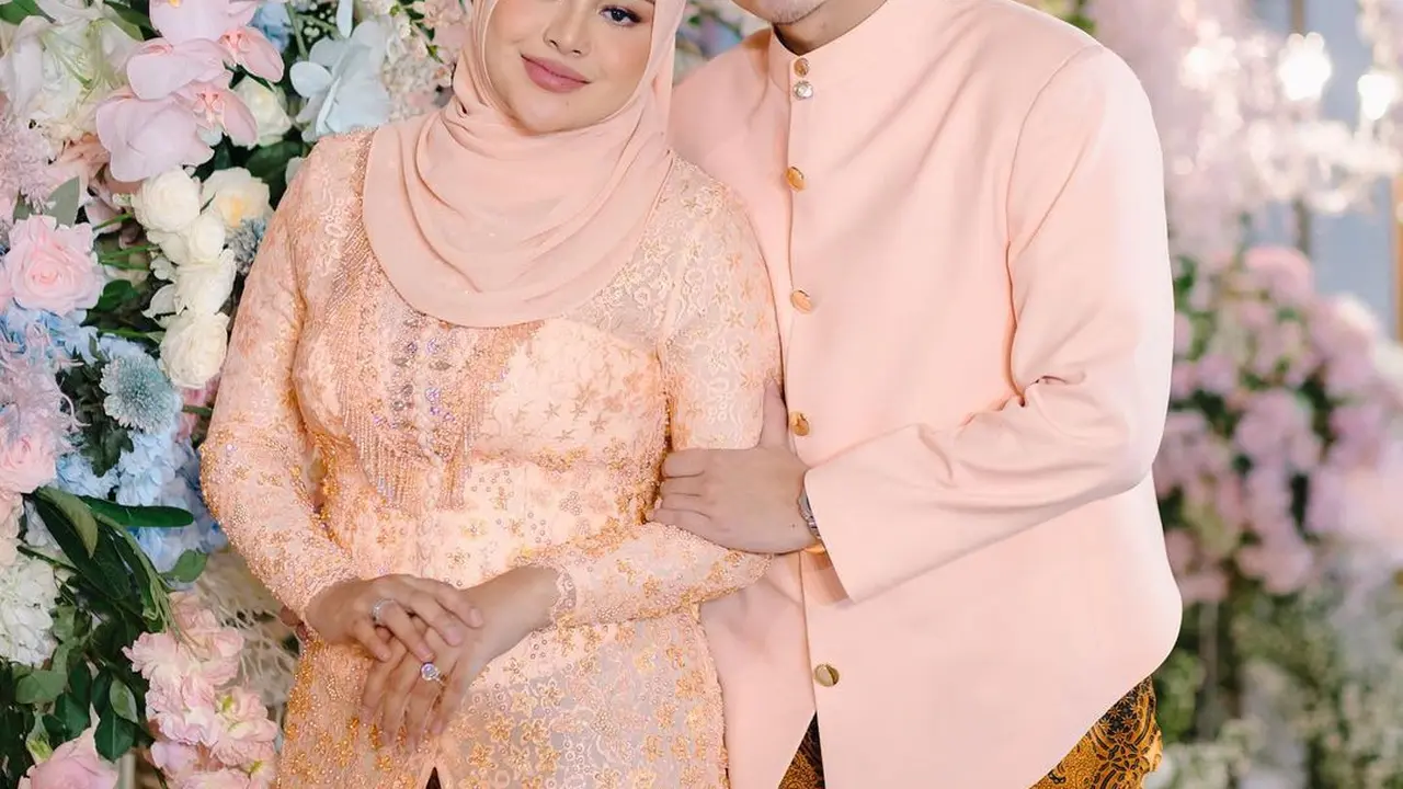 Kebaya Aurel Hermansyah