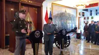 Menteri Pertahanan Prabowo Subianto bertemu dengan Kepala Staf Angkatan Darat Amerika Serikat Jenderal James C. Mc Conville di Kemenhan, Jakarta. (Foto: Genantan Saputra/Merdeka.com).