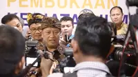 Menristekdikti M Nasir saat memberikan keterangan pers di Bali. (Liputan6.com/Rinaldo)