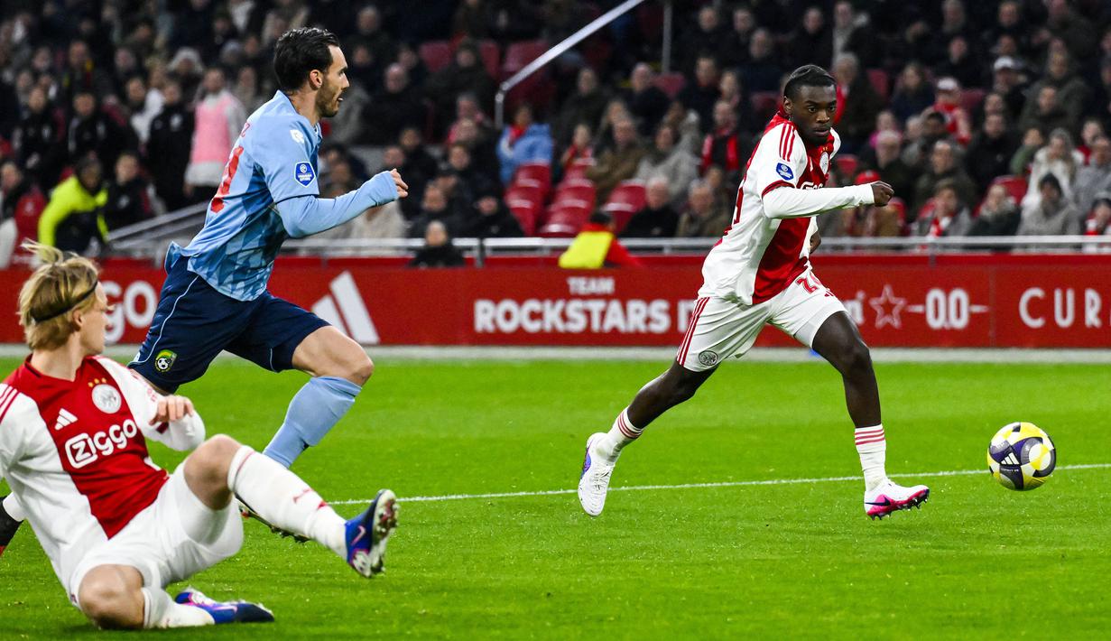 Berbeda dengan Justin Hubner yang dipercaya sebagai starting xi mengisi pos bek sayap kiri Fortuna Sittard. (AFP/ANP/Olaf Kraak)