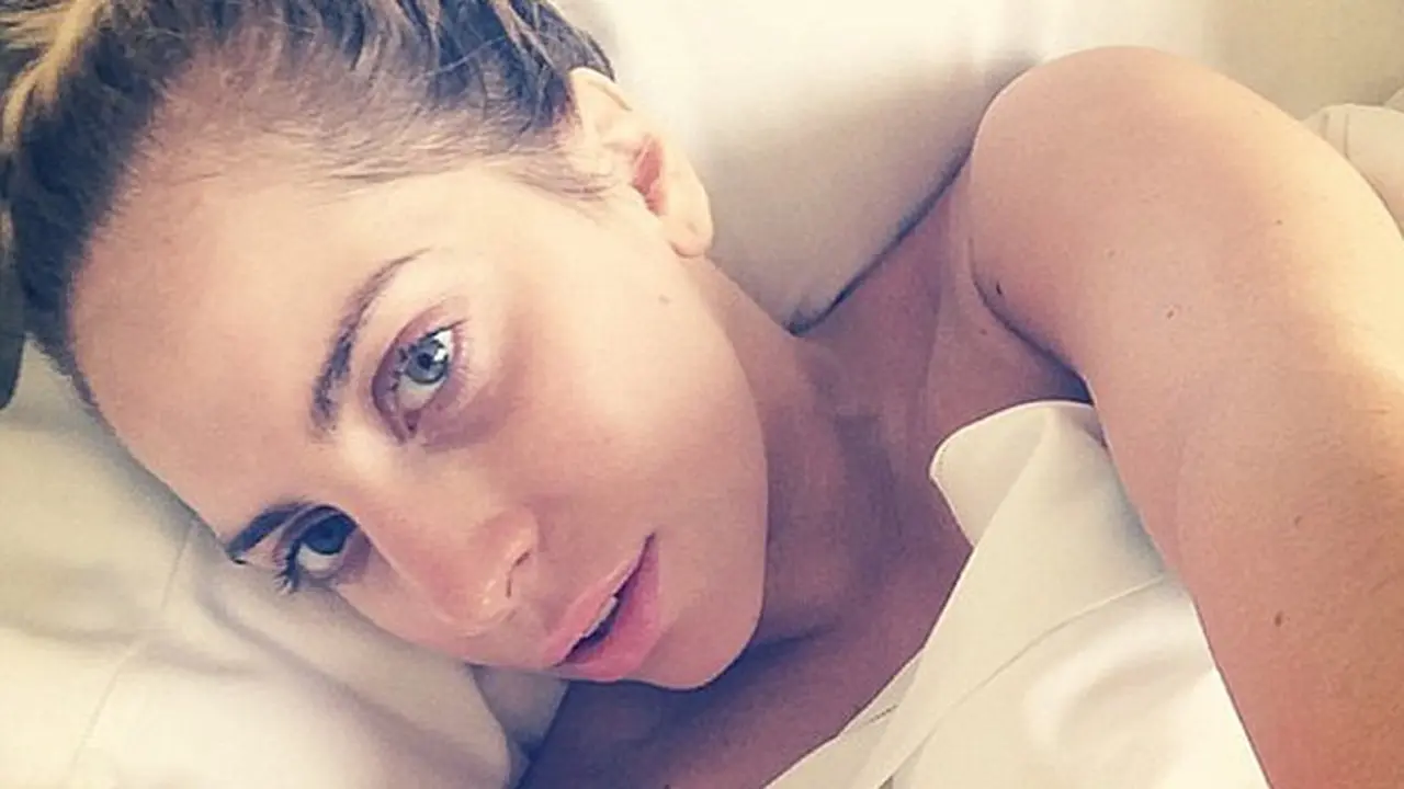 Lady Gaga Selfie - Shiseido 1214