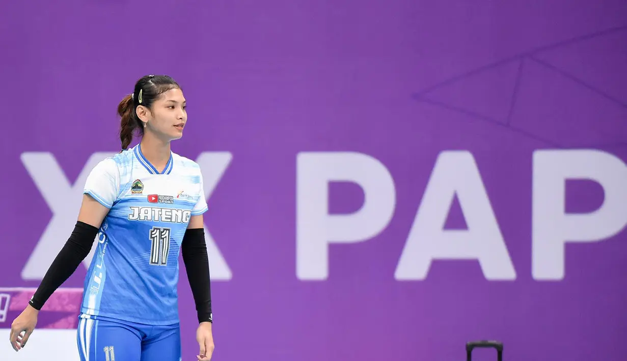 Tak banyak yang mengira perempuan berparas cantik yang akrab disapa Shindy itu adalah merupakan seorang model. Jika sedang tidak bertanding, Shindy kerap mengambil job pemotretan. (PB PON XX PAPUA/Yustha Corithaca)