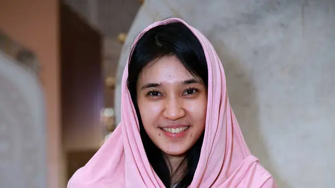 Dhini Aminarti